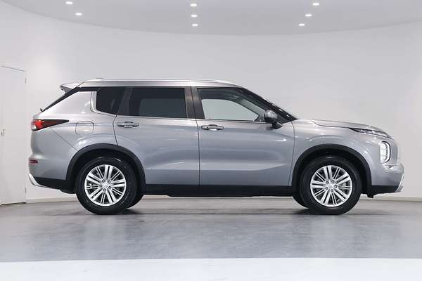 2023 Mitsubishi Outlander LS ZM