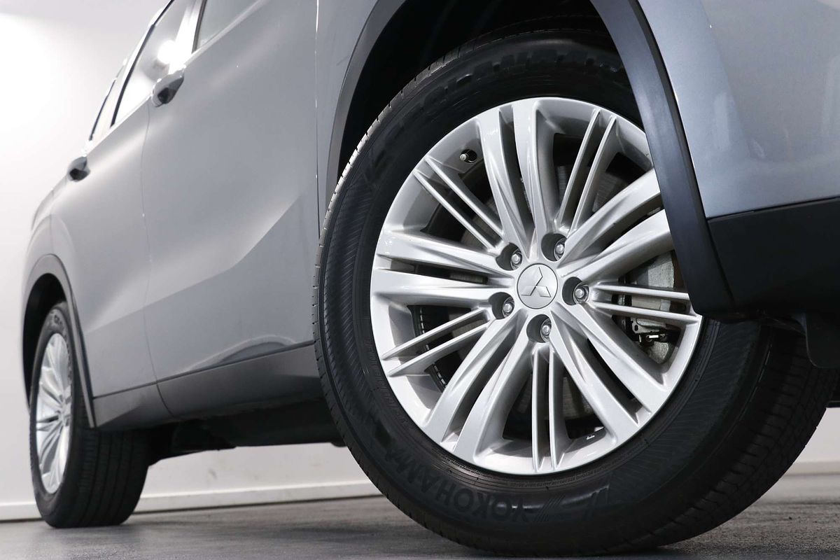 2023 Mitsubishi Outlander LS ZM