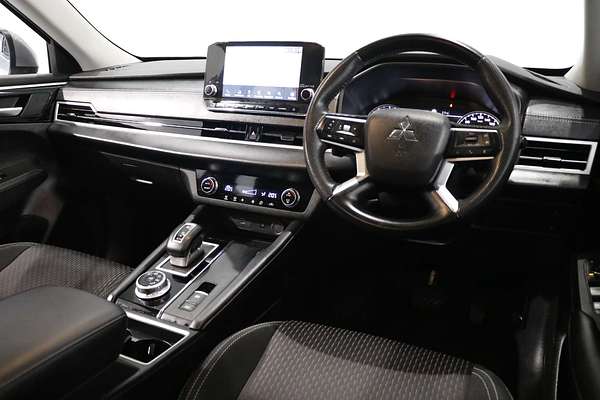 2023 Mitsubishi Outlander LS ZM