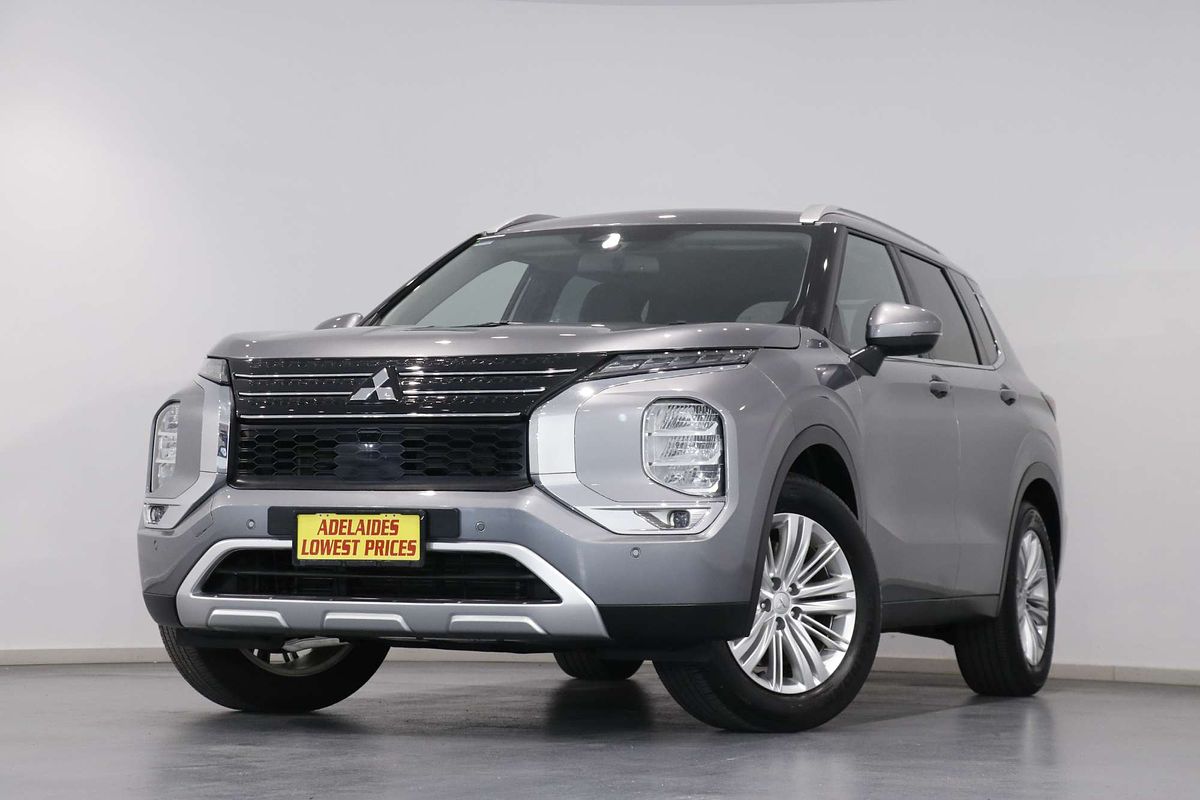 2023 Mitsubishi Outlander LS ZM