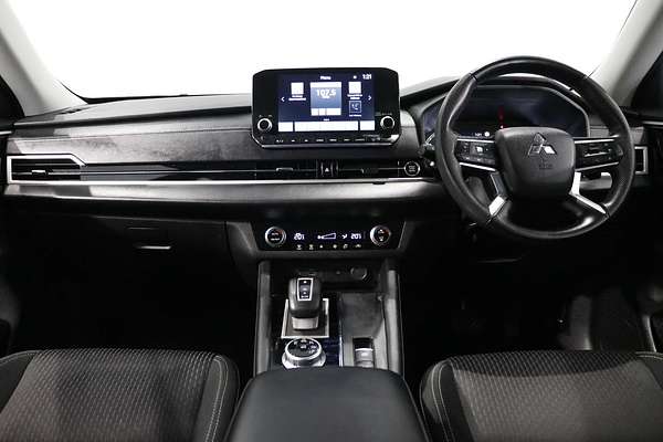 2023 Mitsubishi Outlander LS ZM