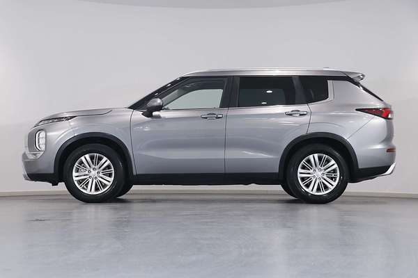 2023 Mitsubishi Outlander LS ZM