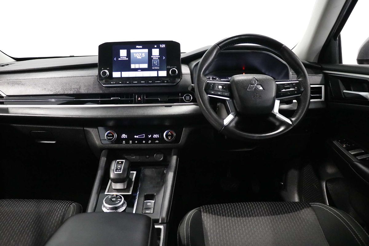 2023 Mitsubishi Outlander LS ZM