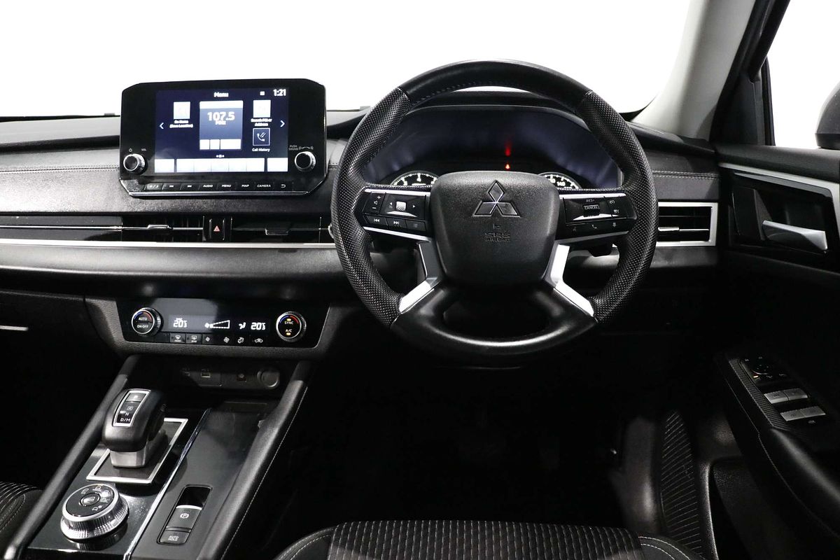 2023 Mitsubishi Outlander LS ZM