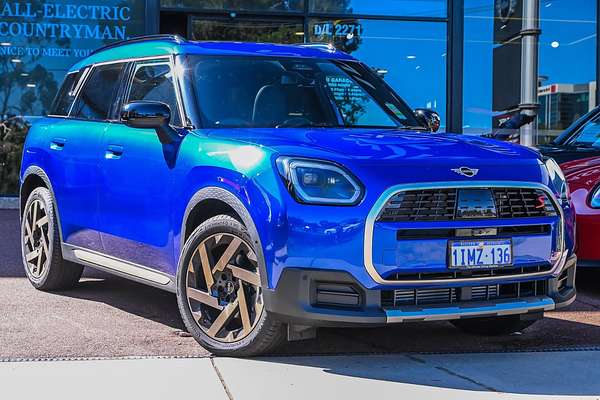 2024 MINI Countryman S Favoured U25