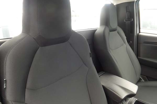 2025 Isuzu D-MAX SX High Ride Rear Wheel Drive