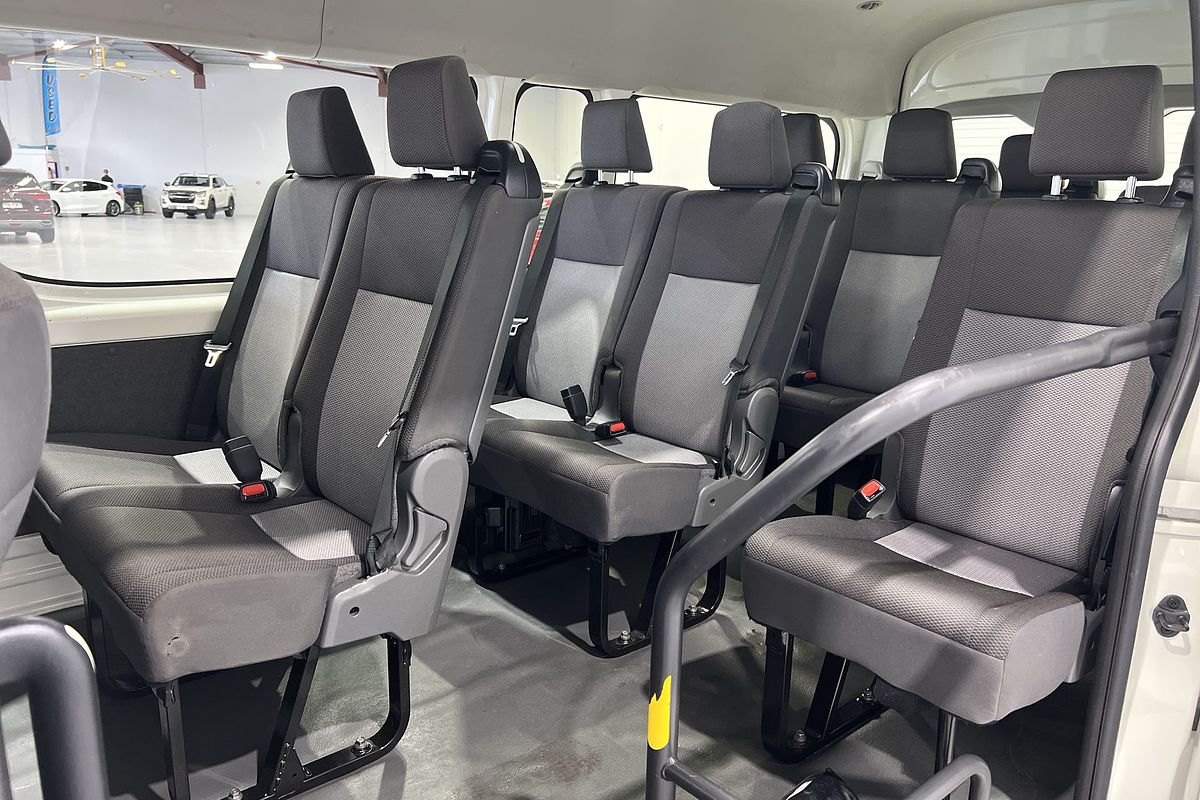 2022 Toyota Hiace Commuter GDH322R