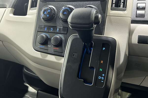 2022 Toyota Hiace Commuter GDH322R