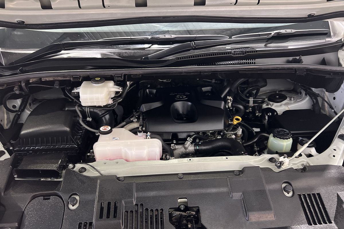 2022 Toyota Hiace Commuter GDH322R