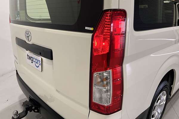 2022 Toyota Hiace Commuter GDH322R