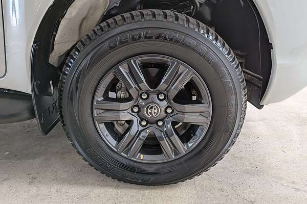 2024 Toyota Hilux SR GUN126R 4X4