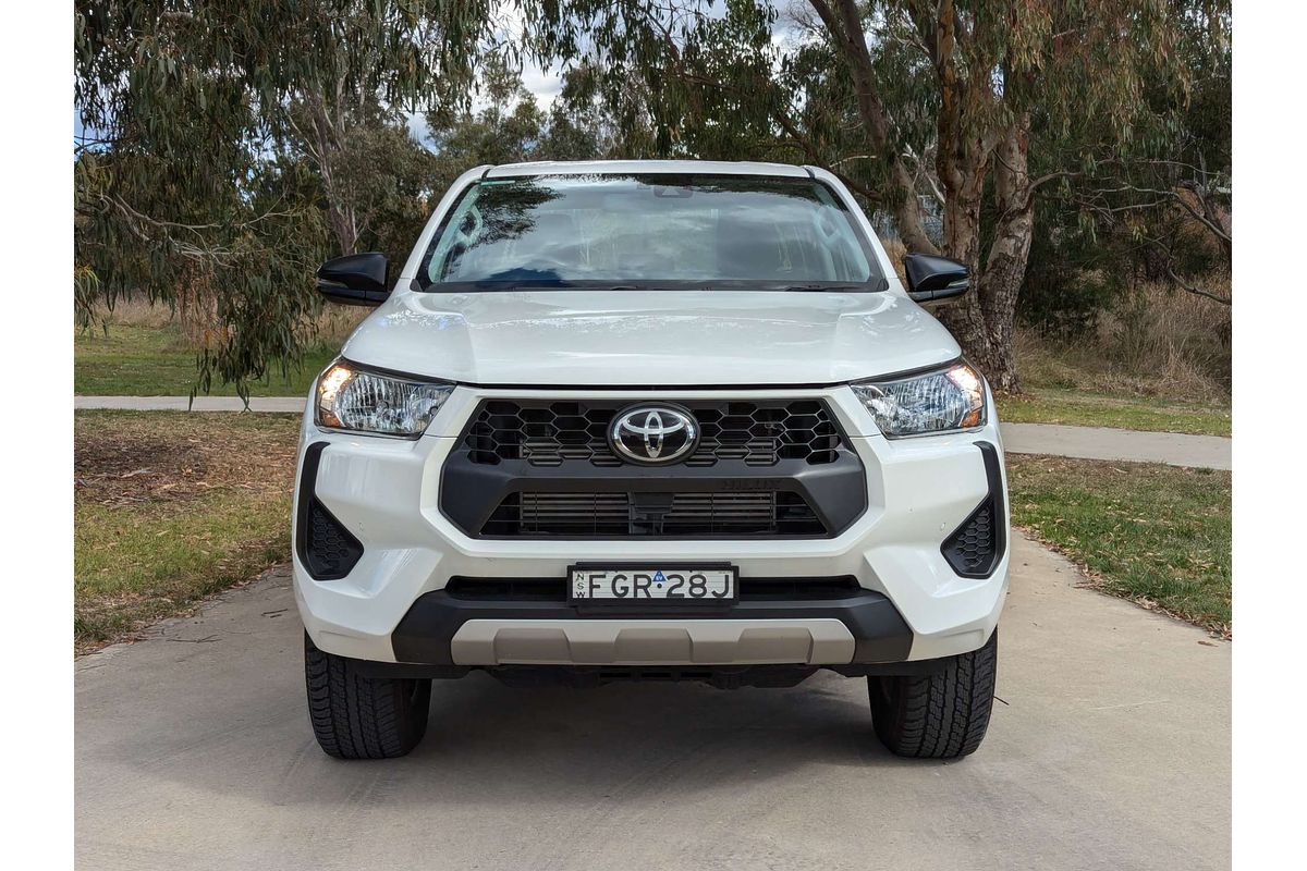 2024 Toyota Hilux SR GUN126R 4X4