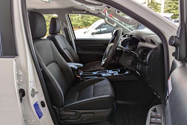 2024 Toyota Hilux SR GUN126R 4X4