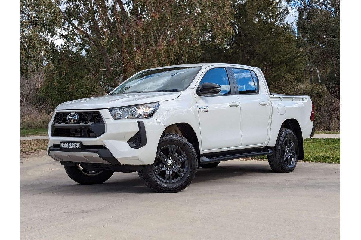 2024 Toyota Hilux SR GUN126R 4X4