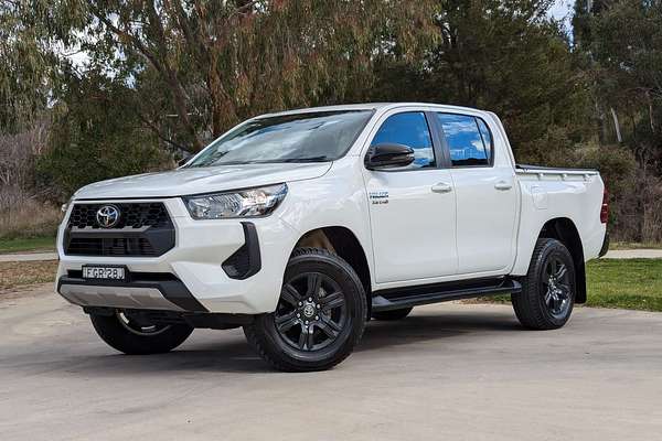 2024 Toyota Hilux SR GUN126R 4X4