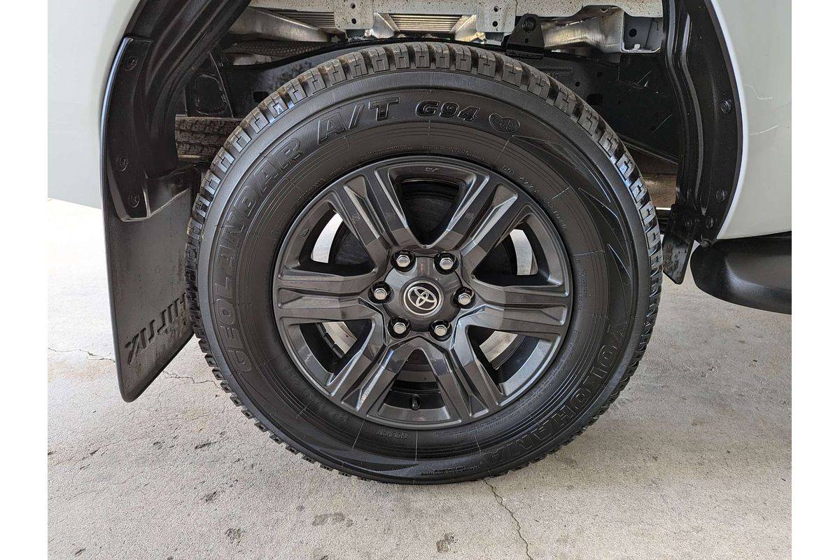 2024 Toyota Hilux SR GUN126R 4X4