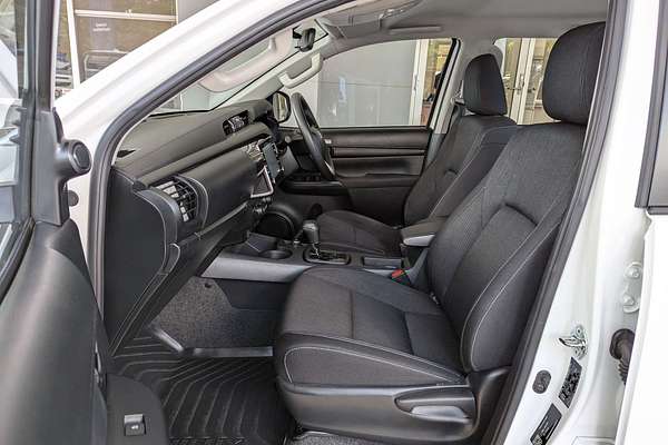 2024 Toyota Hilux SR GUN126R 4X4