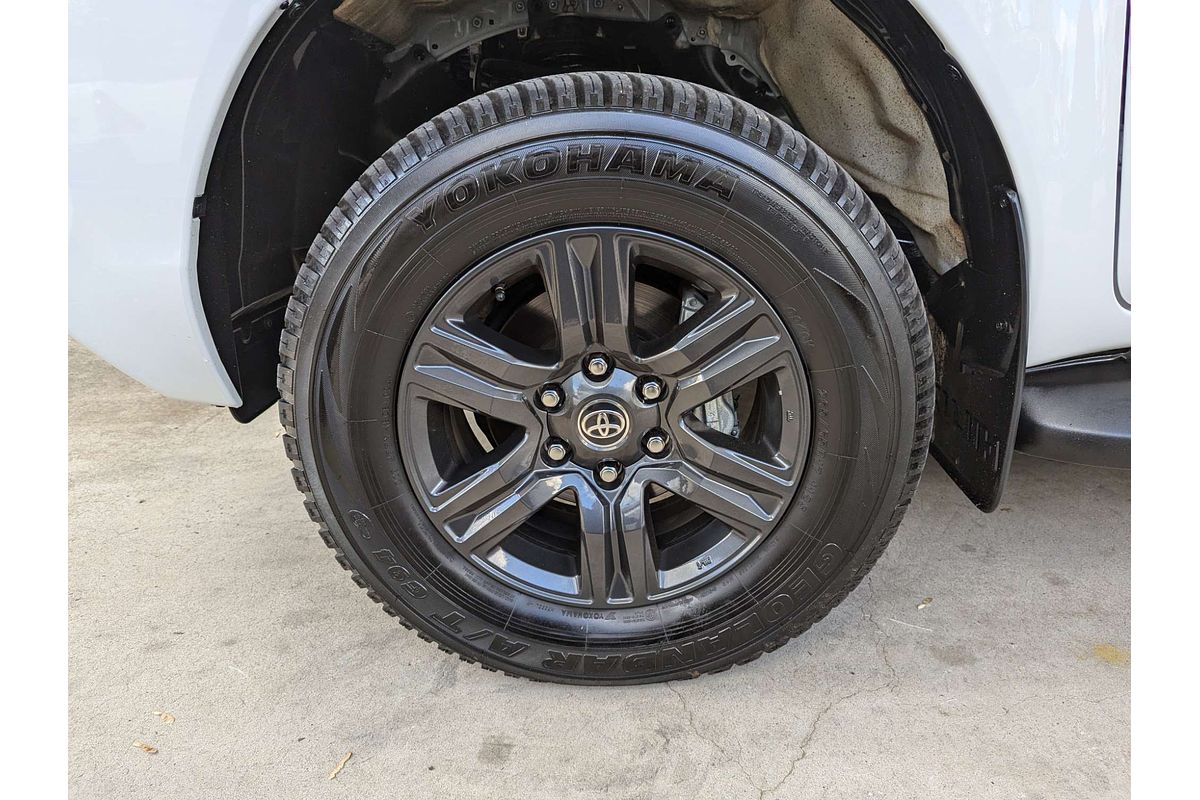 2024 Toyota Hilux SR GUN126R 4X4