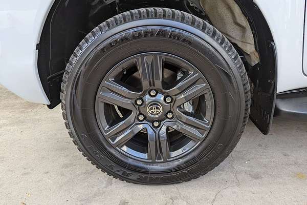 2024 Toyota Hilux SR GUN126R 4X4