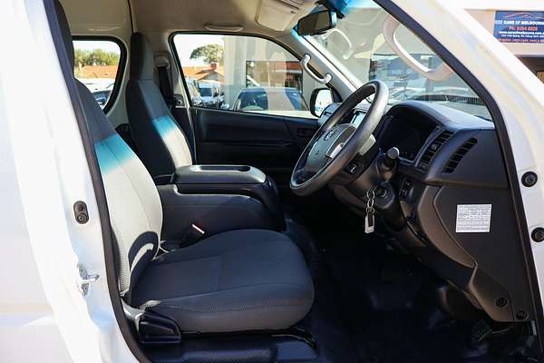 2017 Toyota Hiace Commuter TRH223R