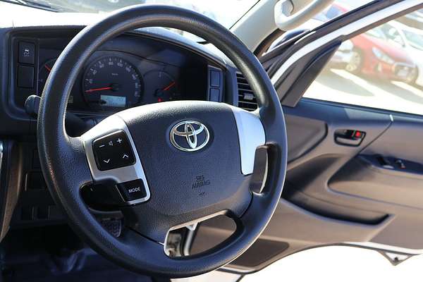 2017 Toyota Hiace Commuter TRH223R