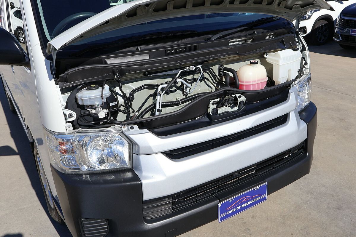 2017 Toyota Hiace Commuter TRH223R