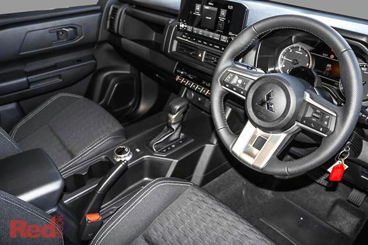 2025 Mitsubishi Triton GLX-R MV 4X4