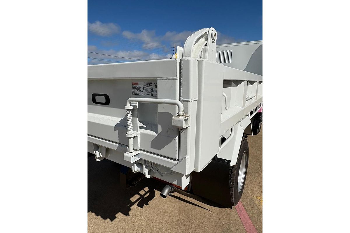 2024 Fuso Canter 815 Wide