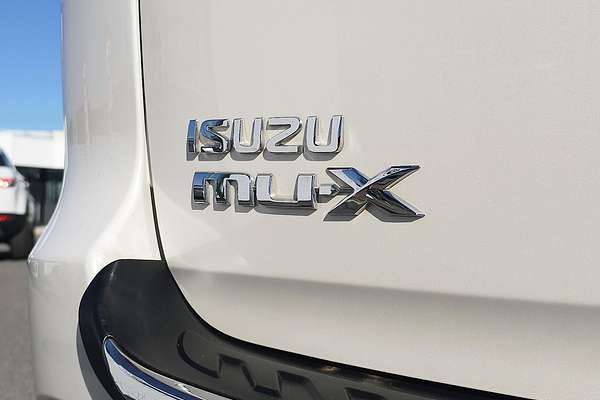 2017 Isuzu MU-X LS-T