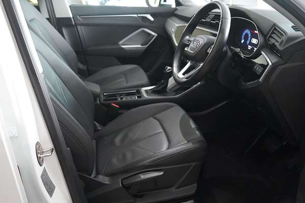 2020 Audi Q3 35 TFSI S line F3
