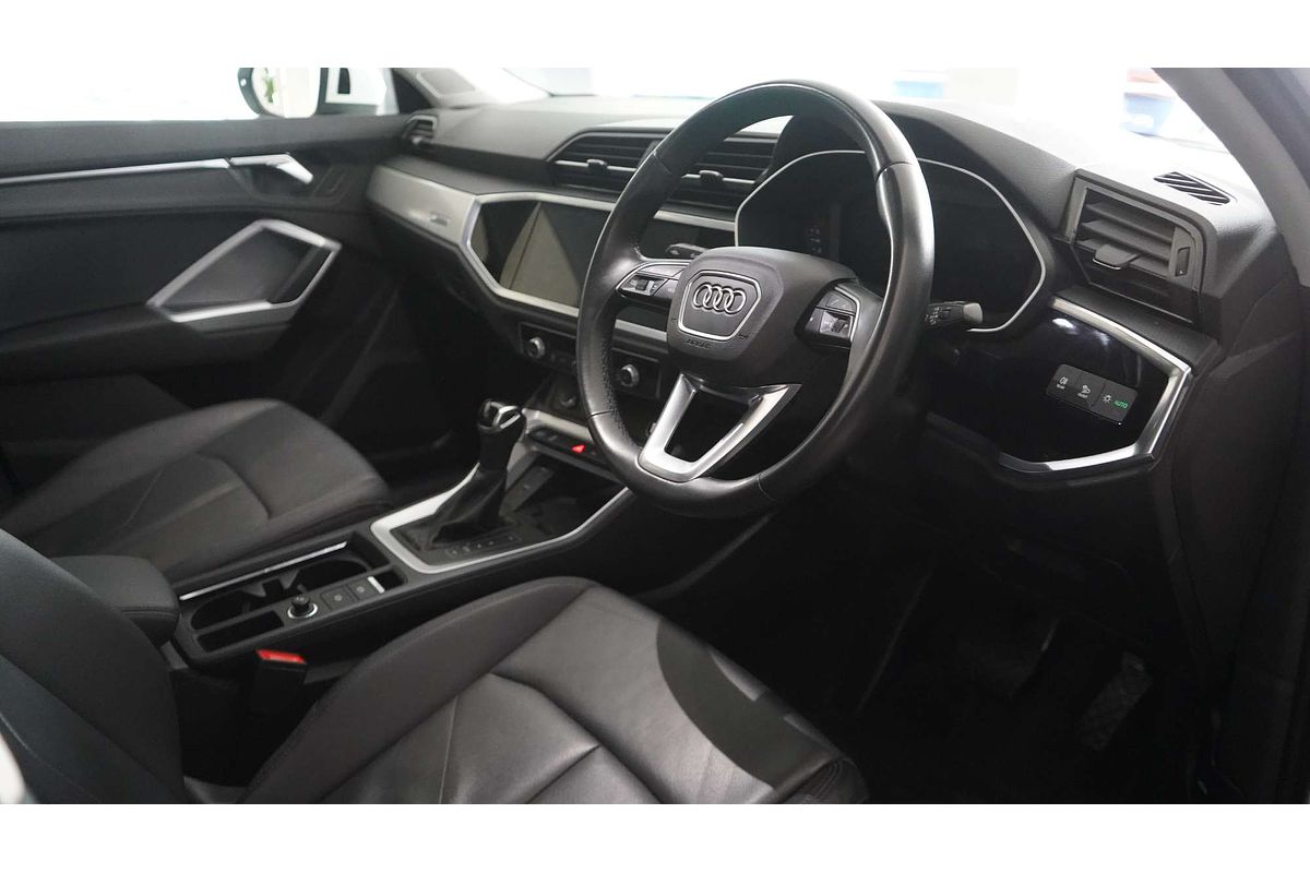 2020 Audi Q3 35 TFSI S line F3