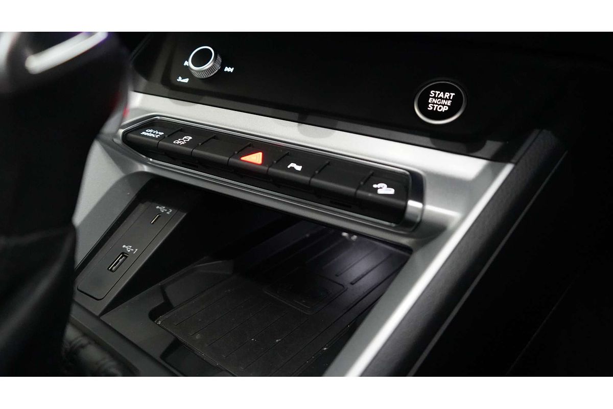 2020 Audi Q3 35 TFSI S line F3