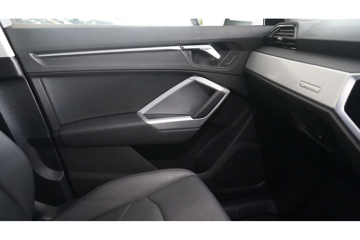 2020 Audi Q3 35 TFSI S line F3