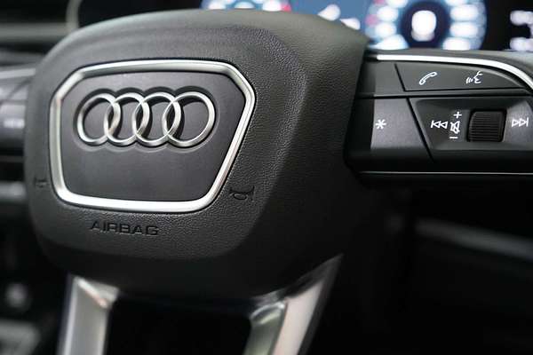 2020 Audi Q3 35 TFSI S line F3