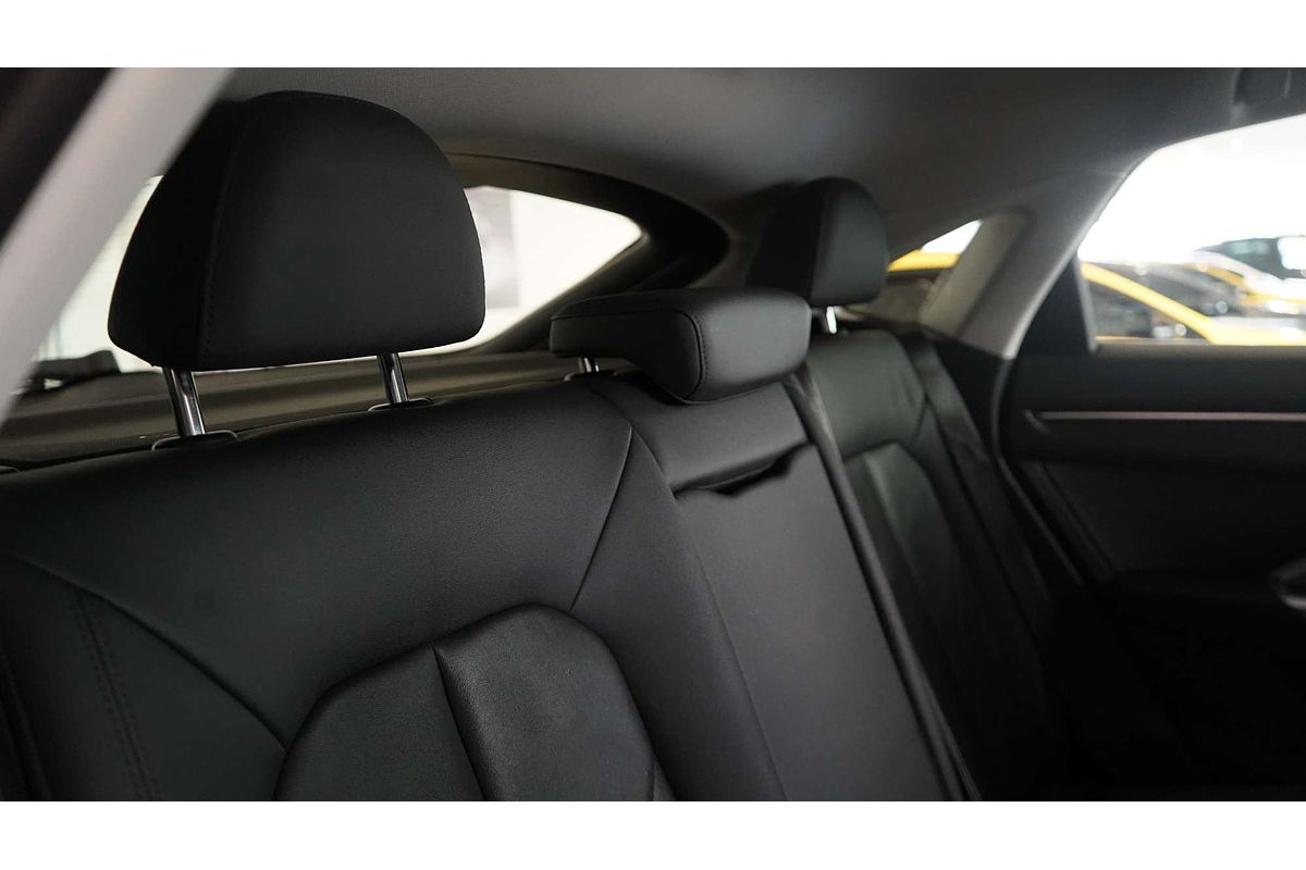 2020 Audi Q3 35 TFSI S line F3