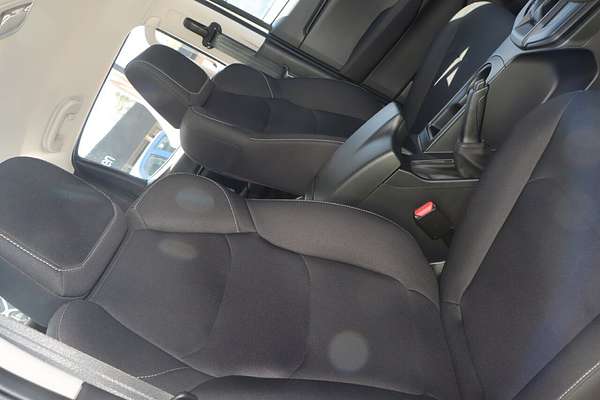 2025 Isuzu D-MAX SX 4X4