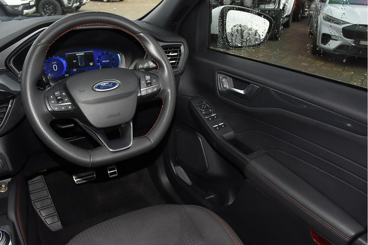 2022 Ford Escape ST-Line ZH
