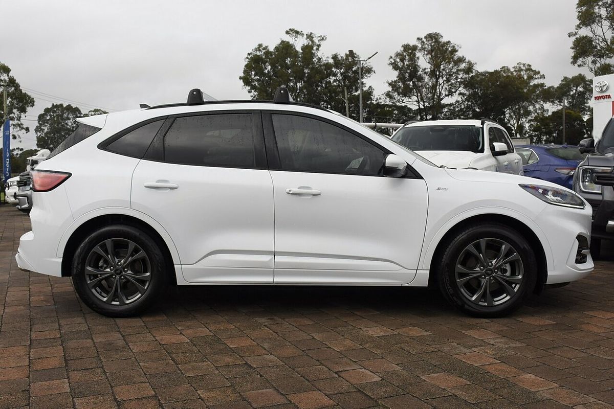 2022 Ford Escape ST-Line ZH