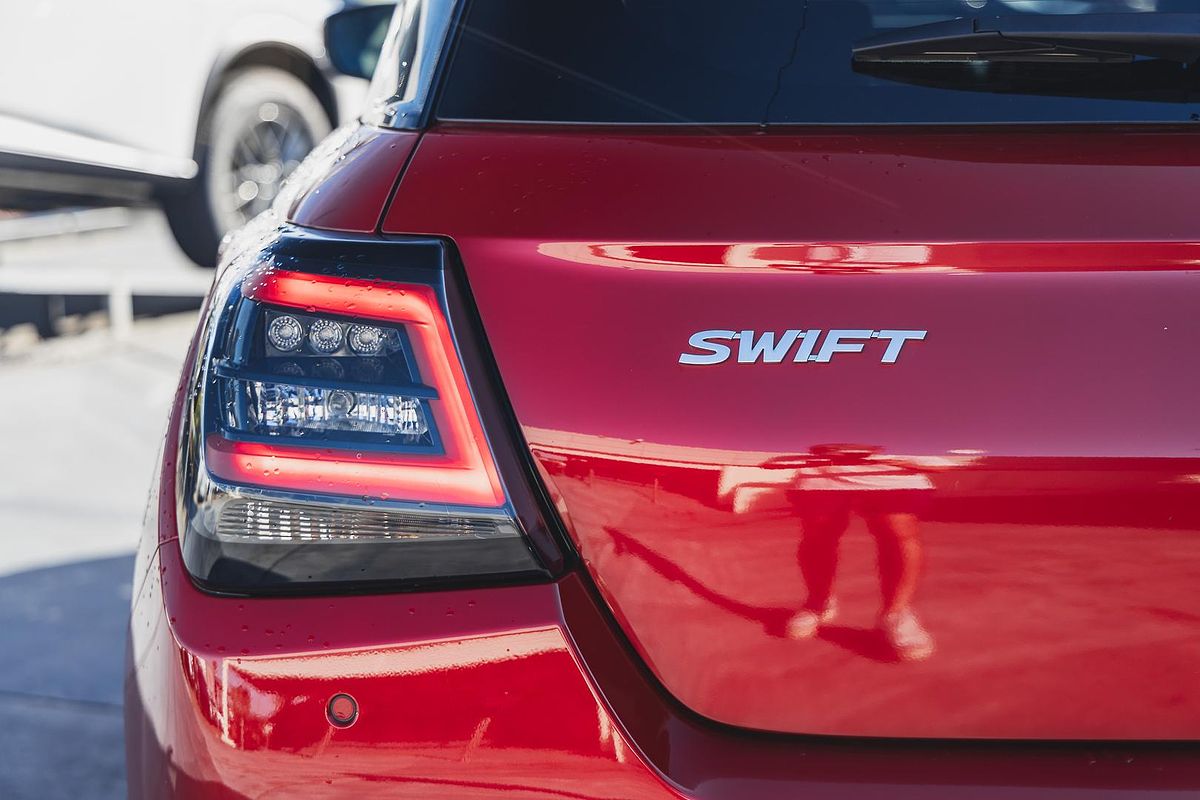 2024 Suzuki Swift Hybrid GLX UZ