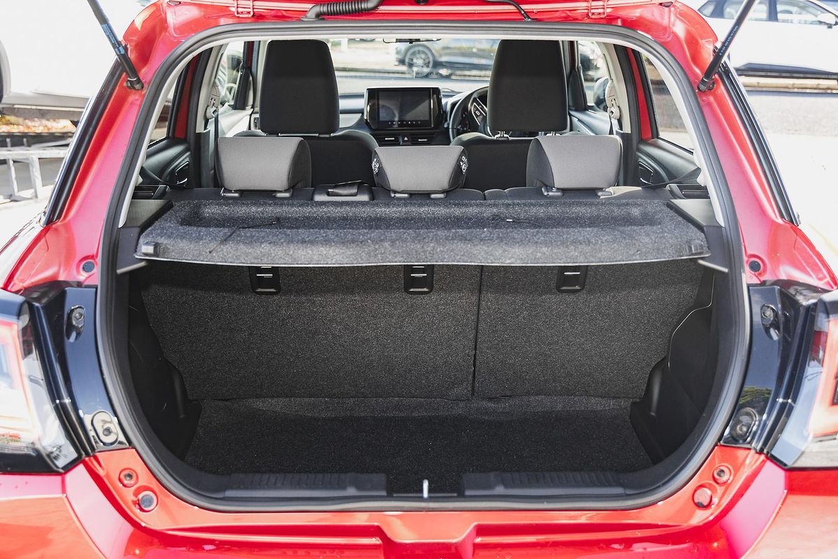 2024 Suzuki Swift Hybrid GLX UZ
