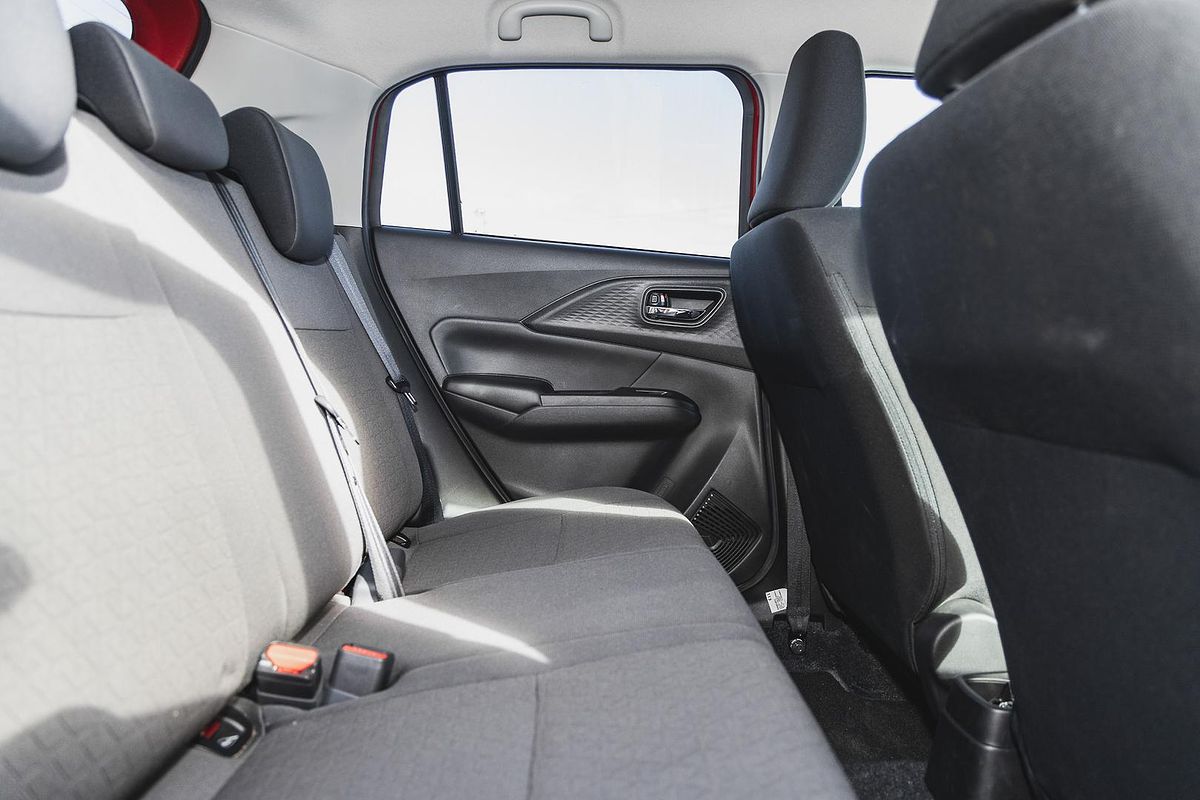 2024 Suzuki Swift Hybrid GLX UZ
