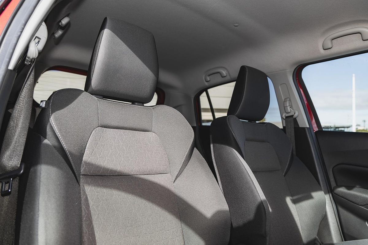 2024 Suzuki Swift Hybrid GLX UZ