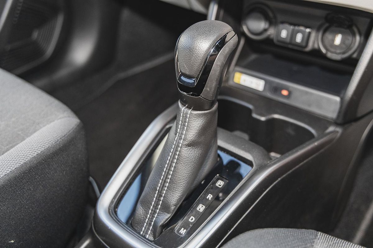 2024 Suzuki Swift Hybrid GLX UZ