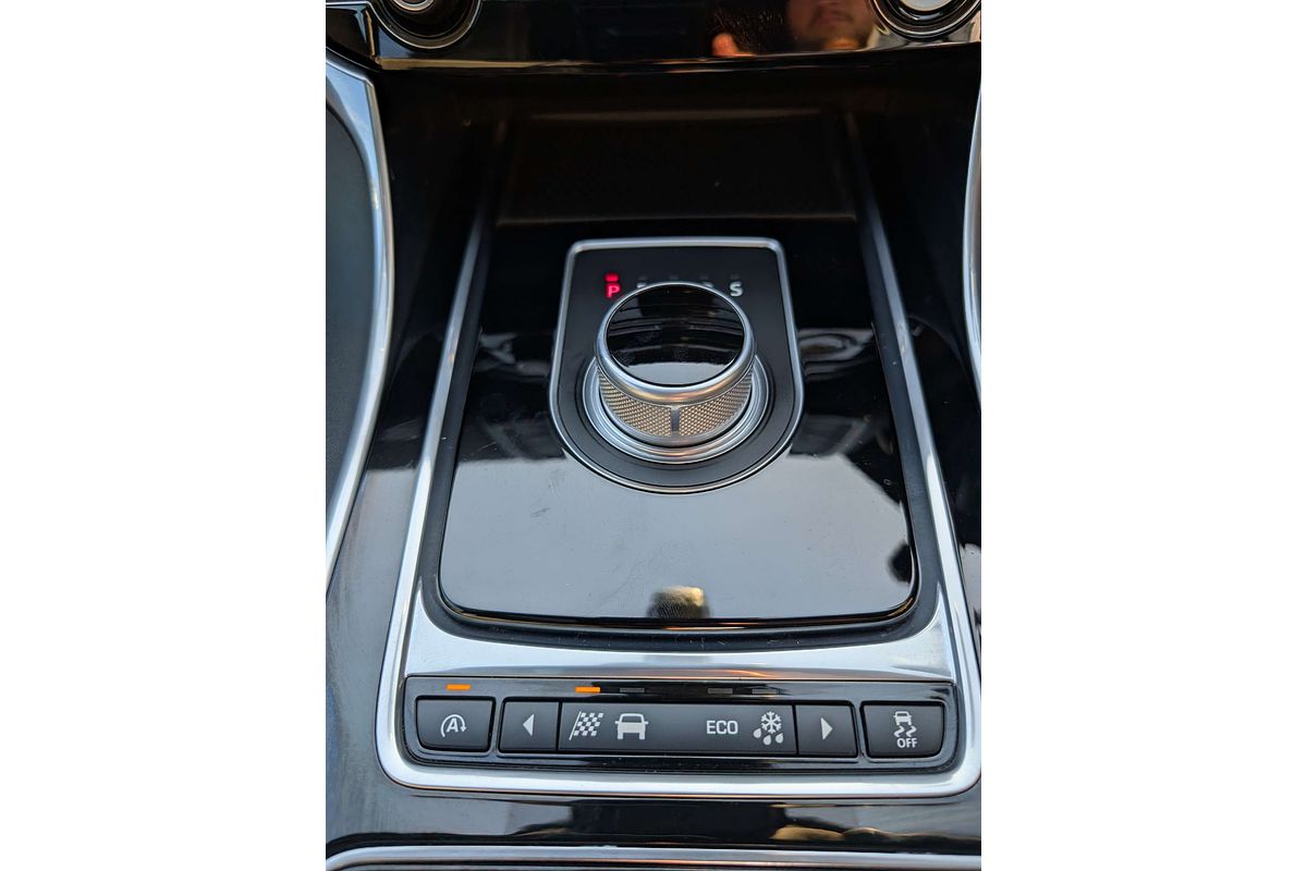 2015 Jaguar XE S X760