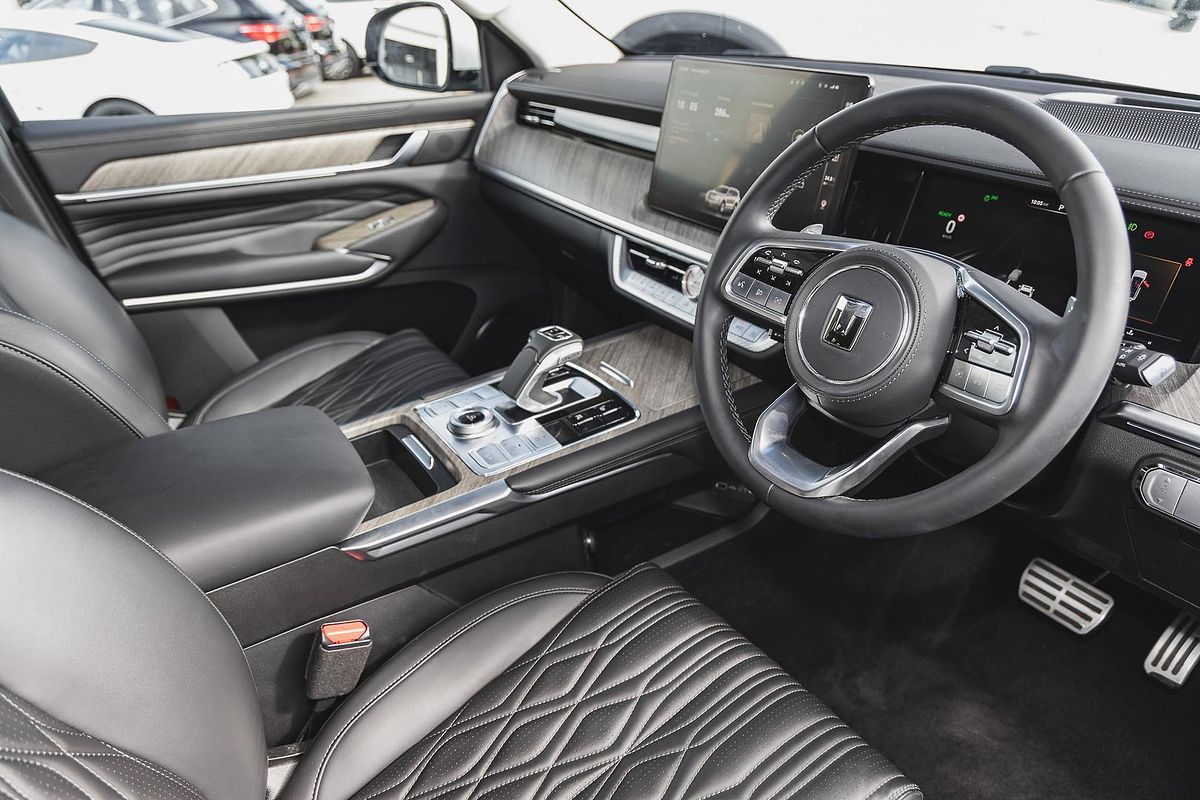 2024 GWM Tank 500 Lux Hybrid P03