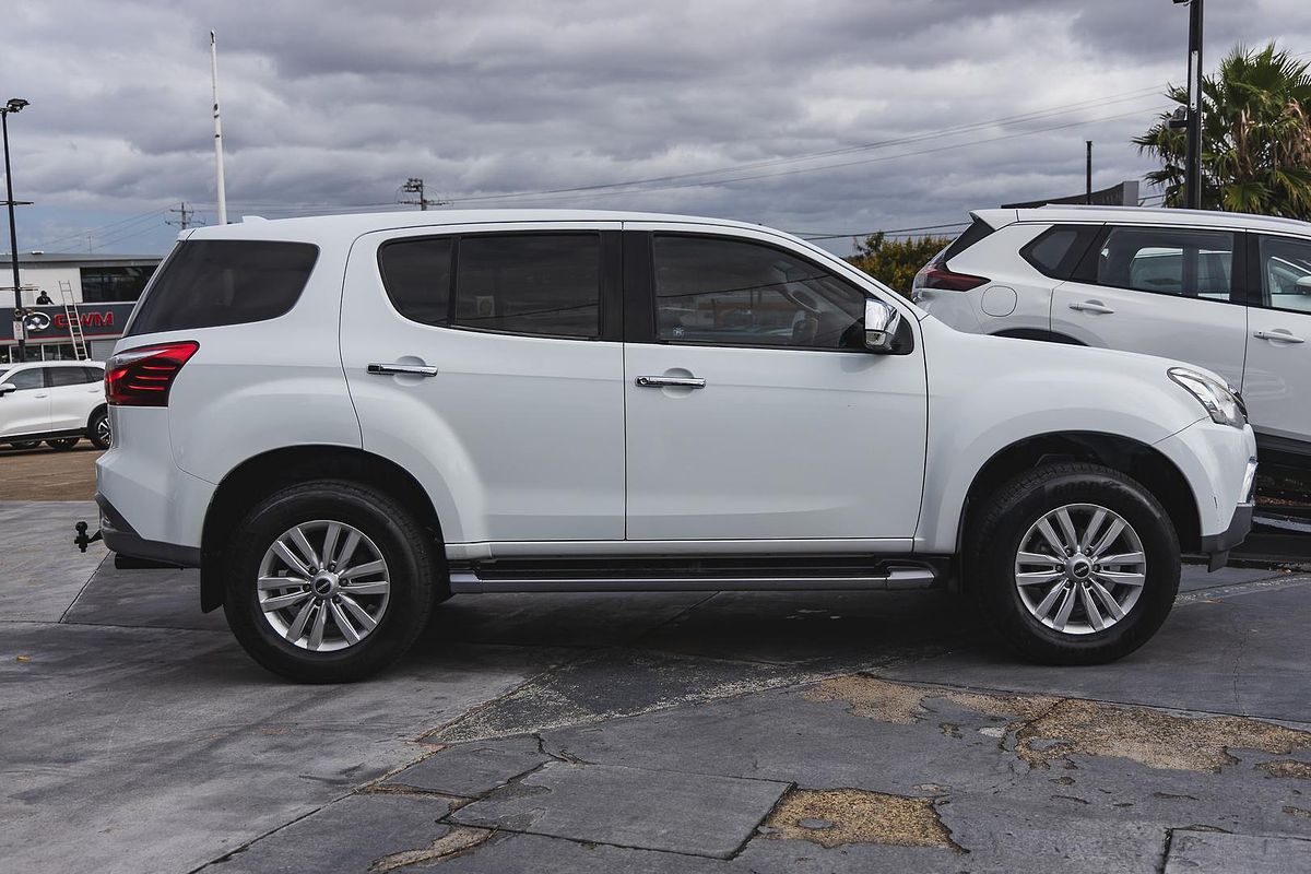 2018 Isuzu MU-X LS-T