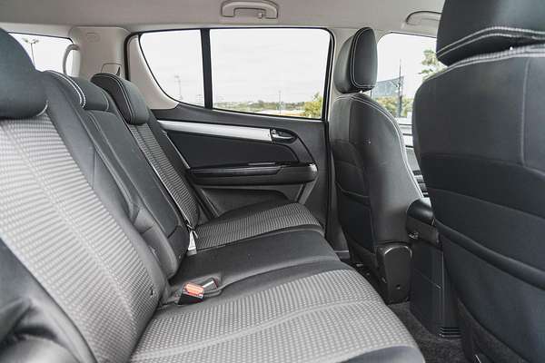 2018 Isuzu MU-X LS-T