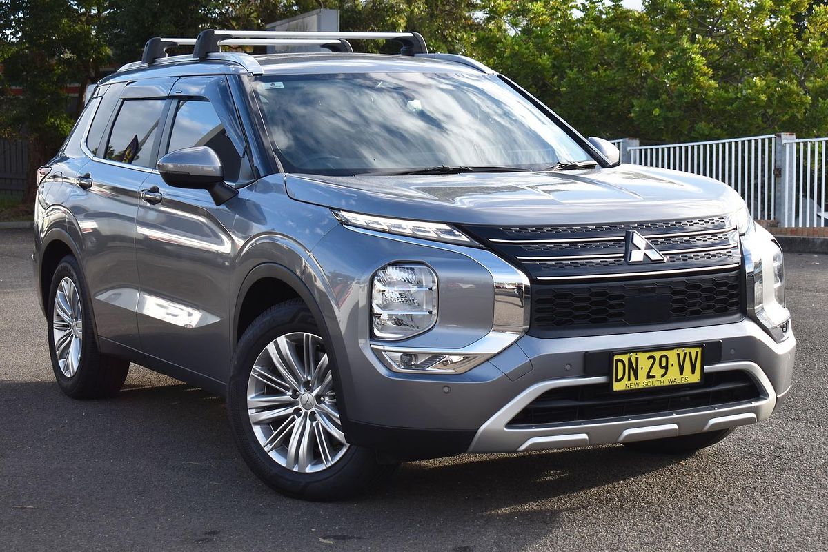 2023 Mitsubishi Outlander LS ZM