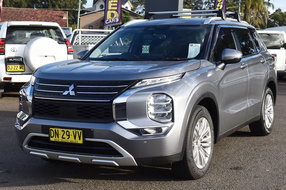 2023 Mitsubishi Outlander LS ZM