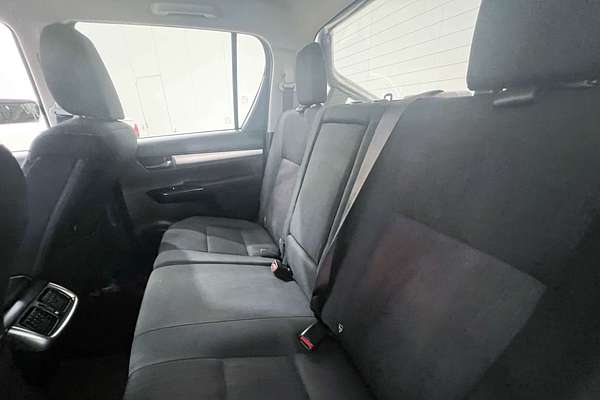 2017 Toyota Hilux SR5 GUN126R 4X4